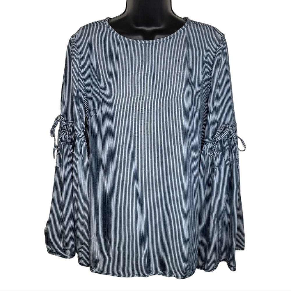BeachLunchLounge striped bell sleeve blouse top size Medium